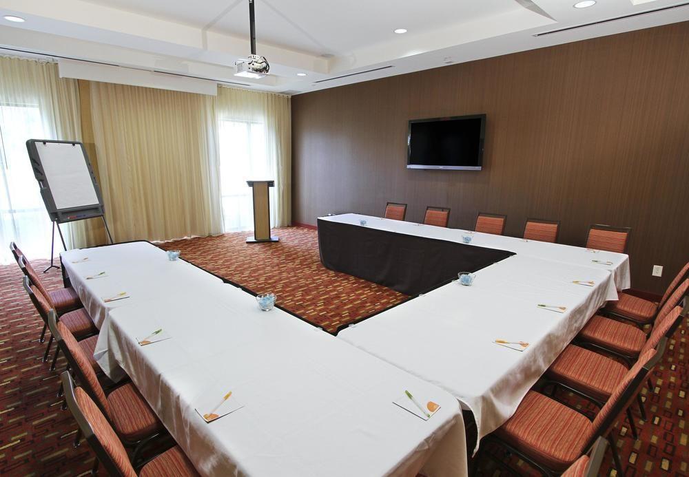 Courtyard By Marriott Raleigh North/Triangle Town Center Hotel Екстериор снимка