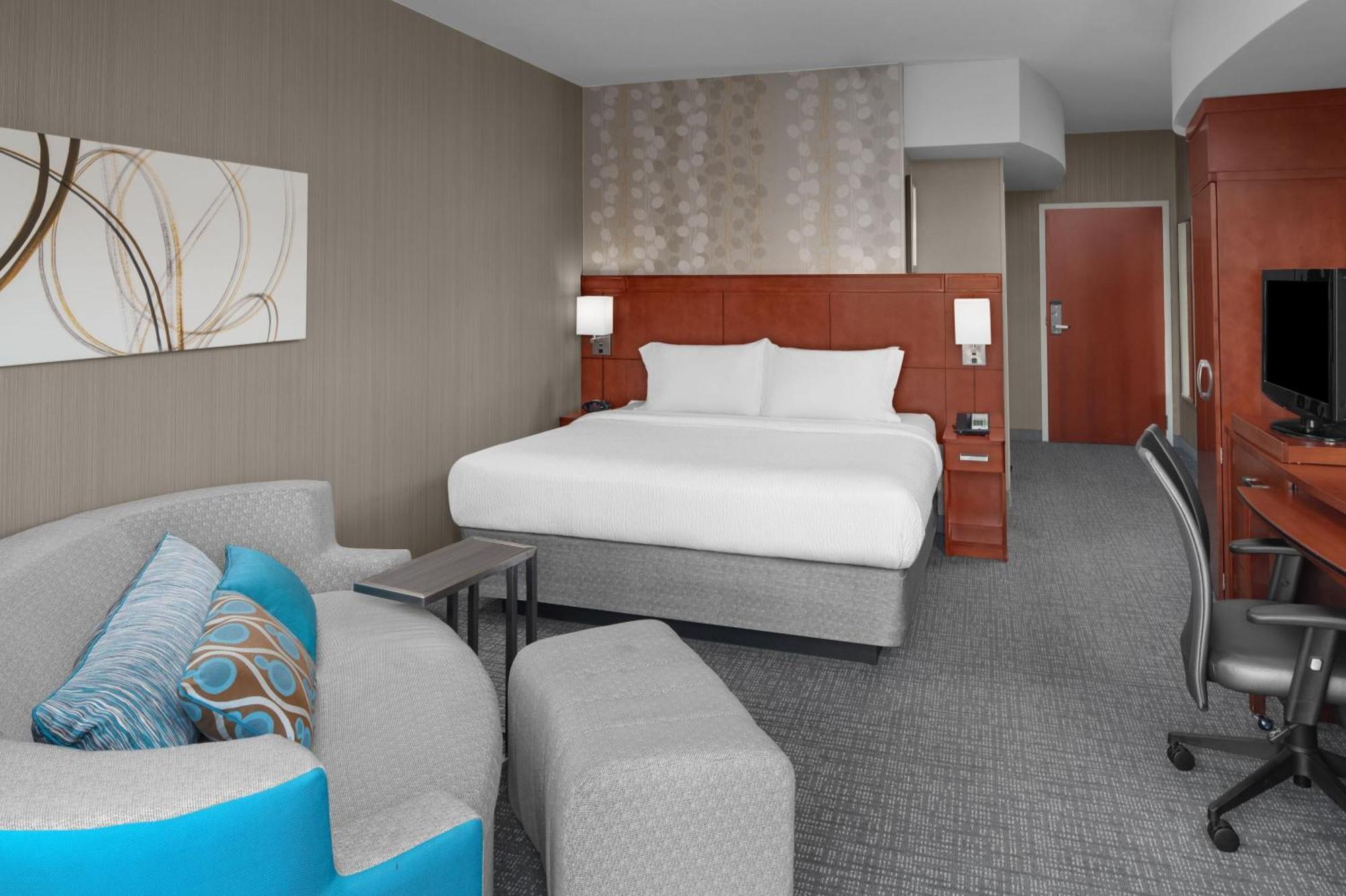 Courtyard By Marriott Raleigh North/Triangle Town Center Hotel Екстериор снимка