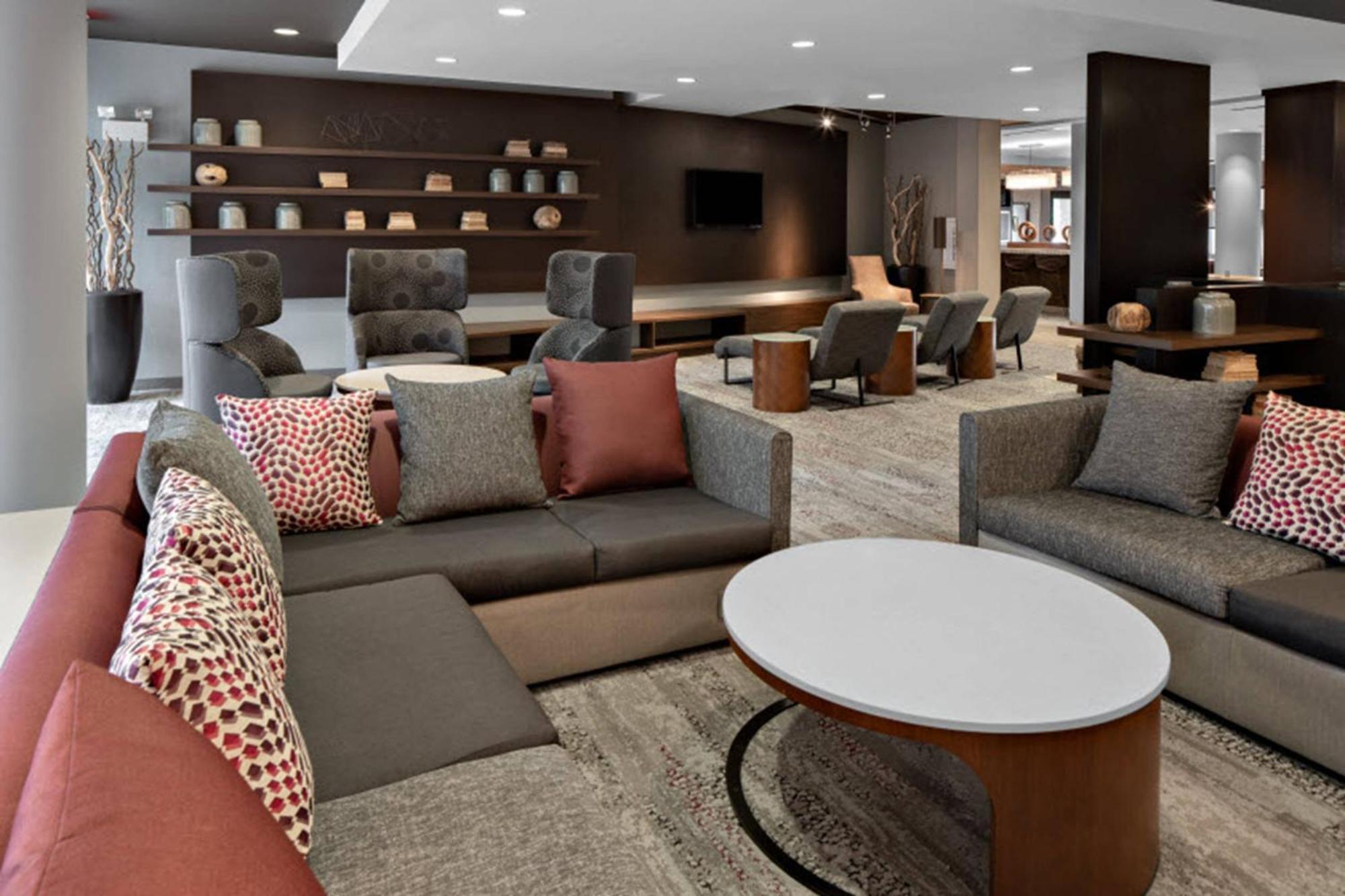 Courtyard By Marriott Raleigh North/Triangle Town Center Hotel Екстериор снимка