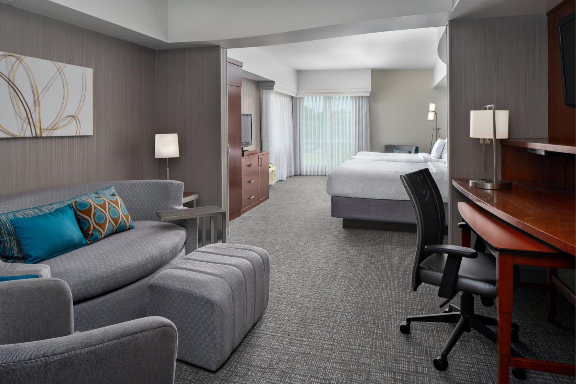 Courtyard By Marriott Raleigh North/Triangle Town Center Hotel Екстериор снимка