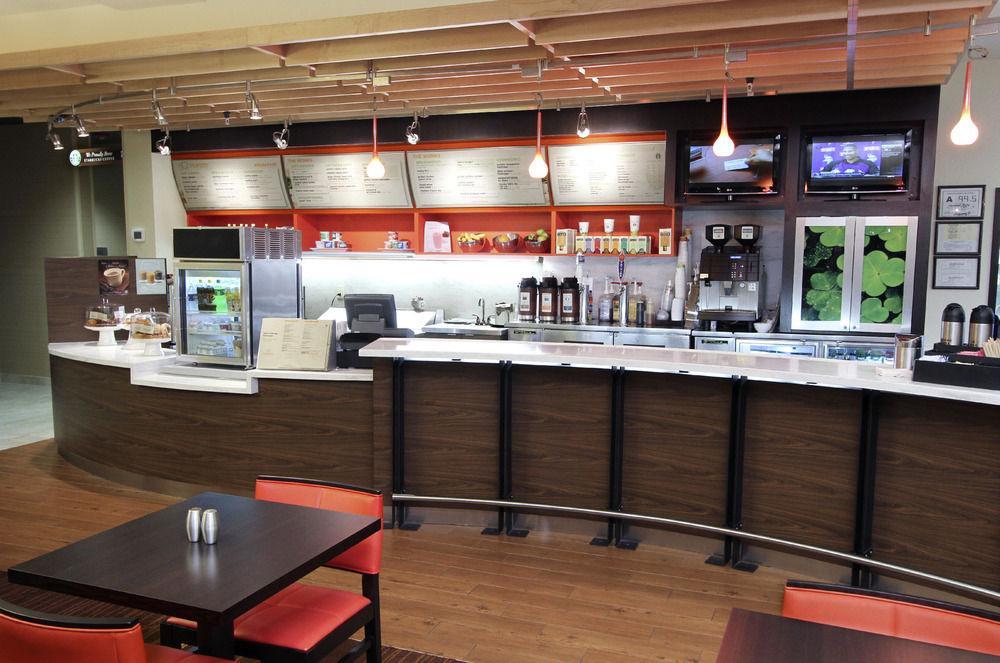 Courtyard By Marriott Raleigh North/Triangle Town Center Hotel Екстериор снимка