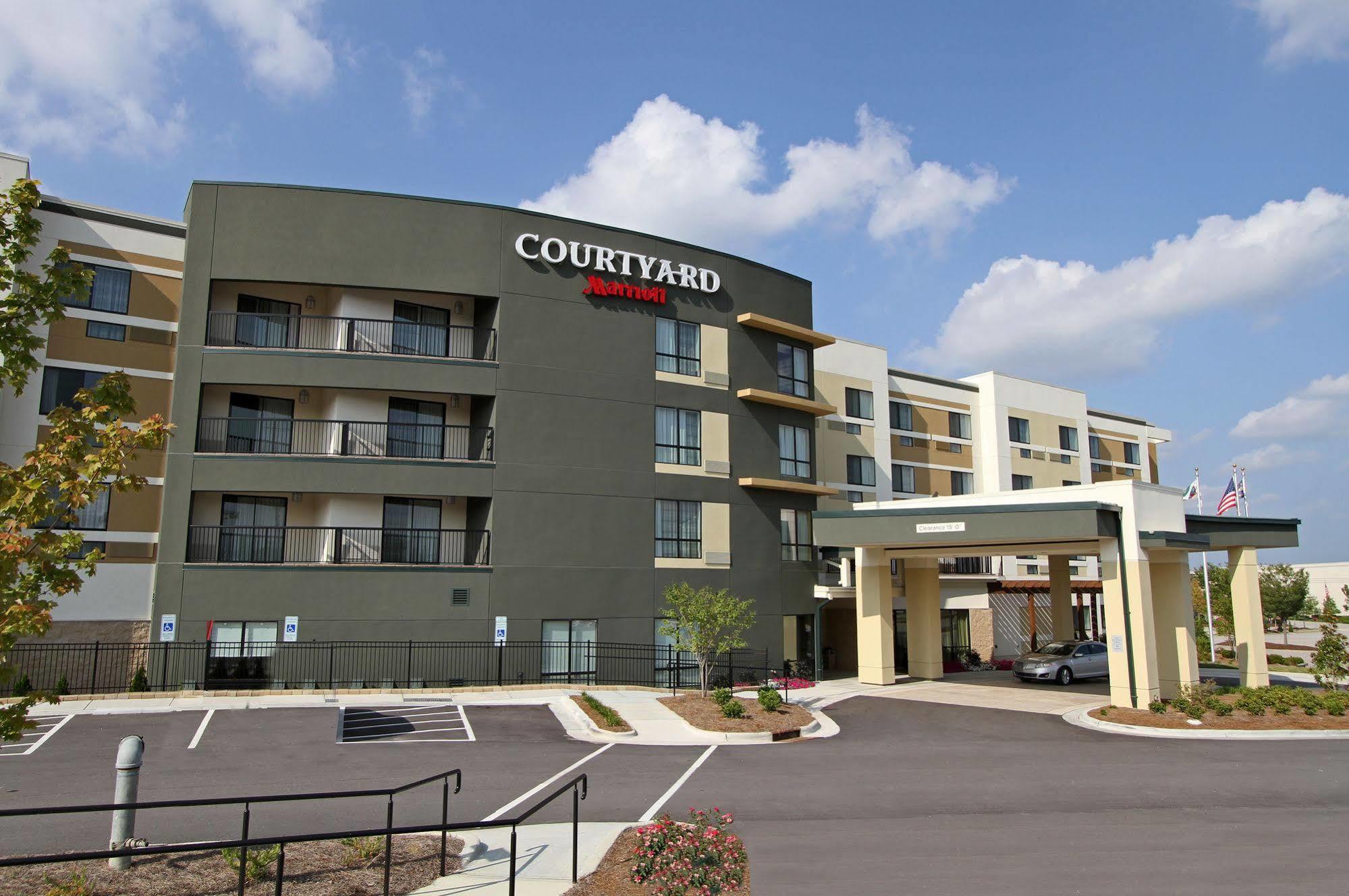 Courtyard By Marriott Raleigh North/Triangle Town Center Hotel Екстериор снимка