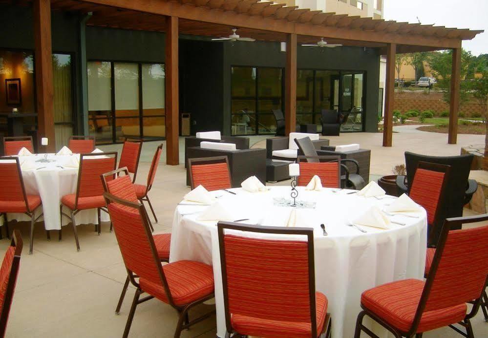 Courtyard By Marriott Raleigh North/Triangle Town Center Hotel Екстериор снимка
